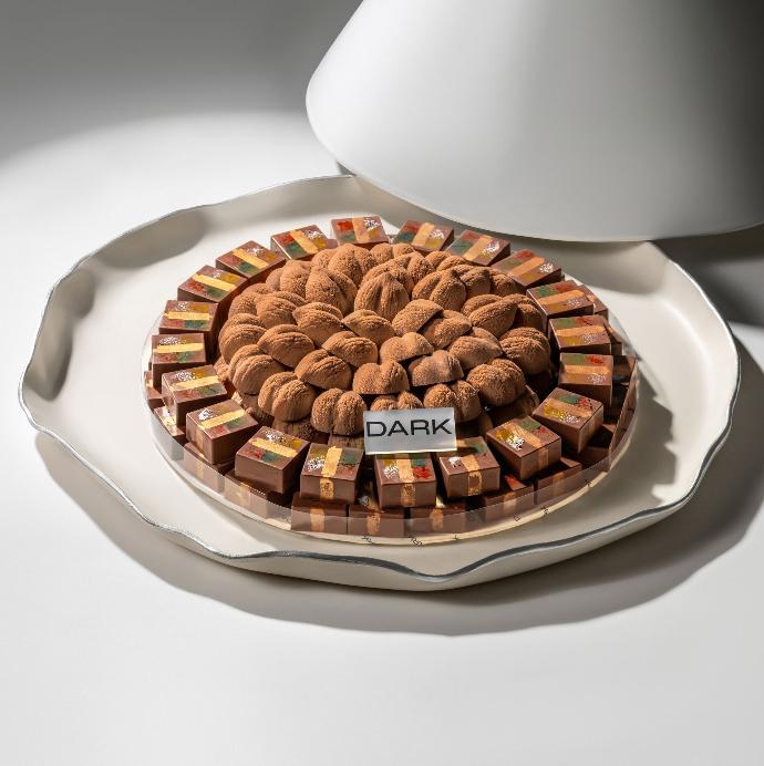 Salted Seascape & Hazelnut Reverie in Cone Tray